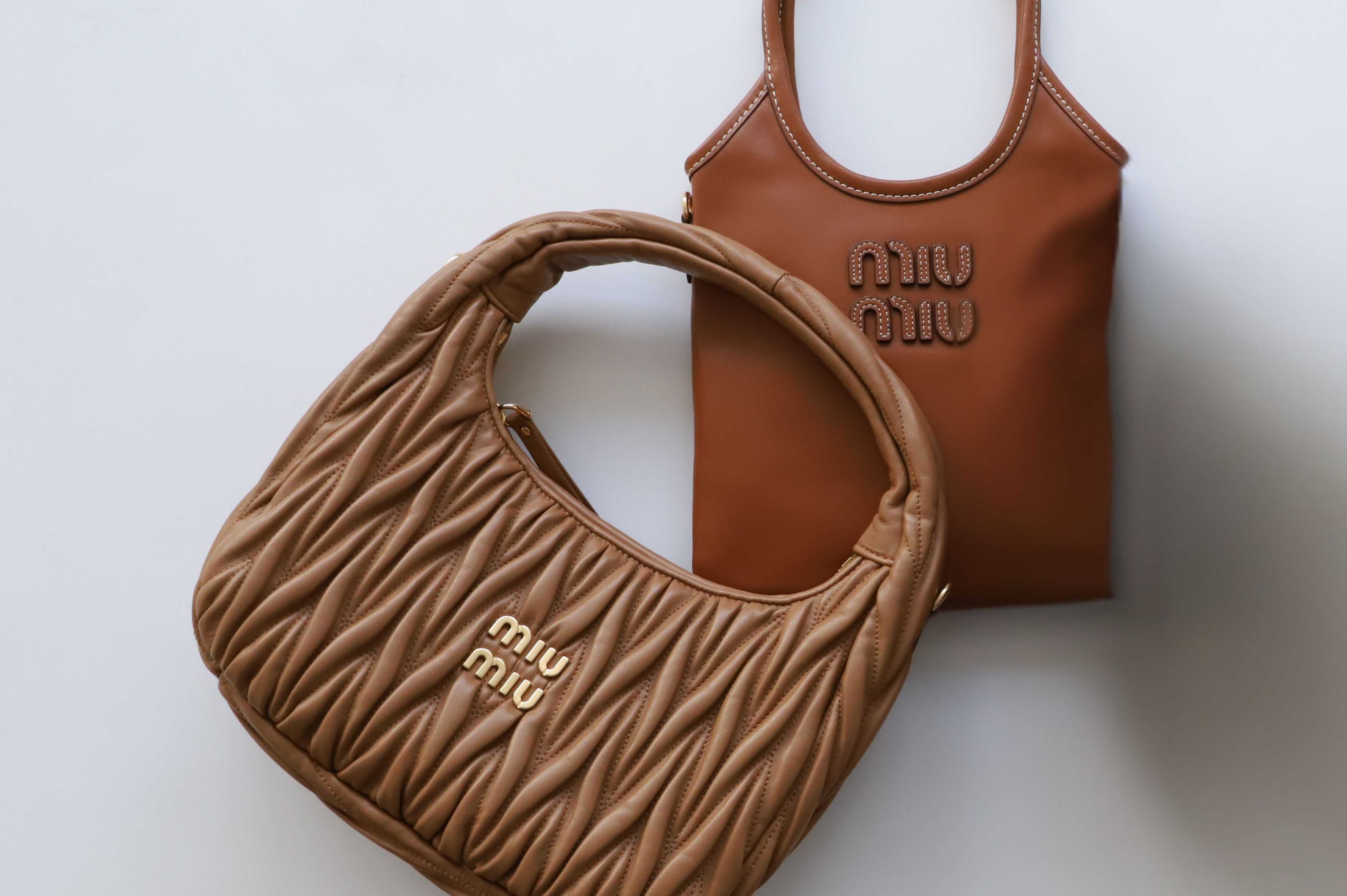 MIU MIU（ミュウミュウ）のバッグは年齢で選ばない｜ワンダー＆アイビーの魅力と選び方