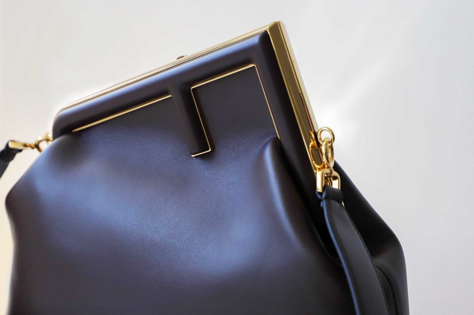 スタイリッシュなフォルムが人気♡FENDI FIRST（フェンディ ファースト）