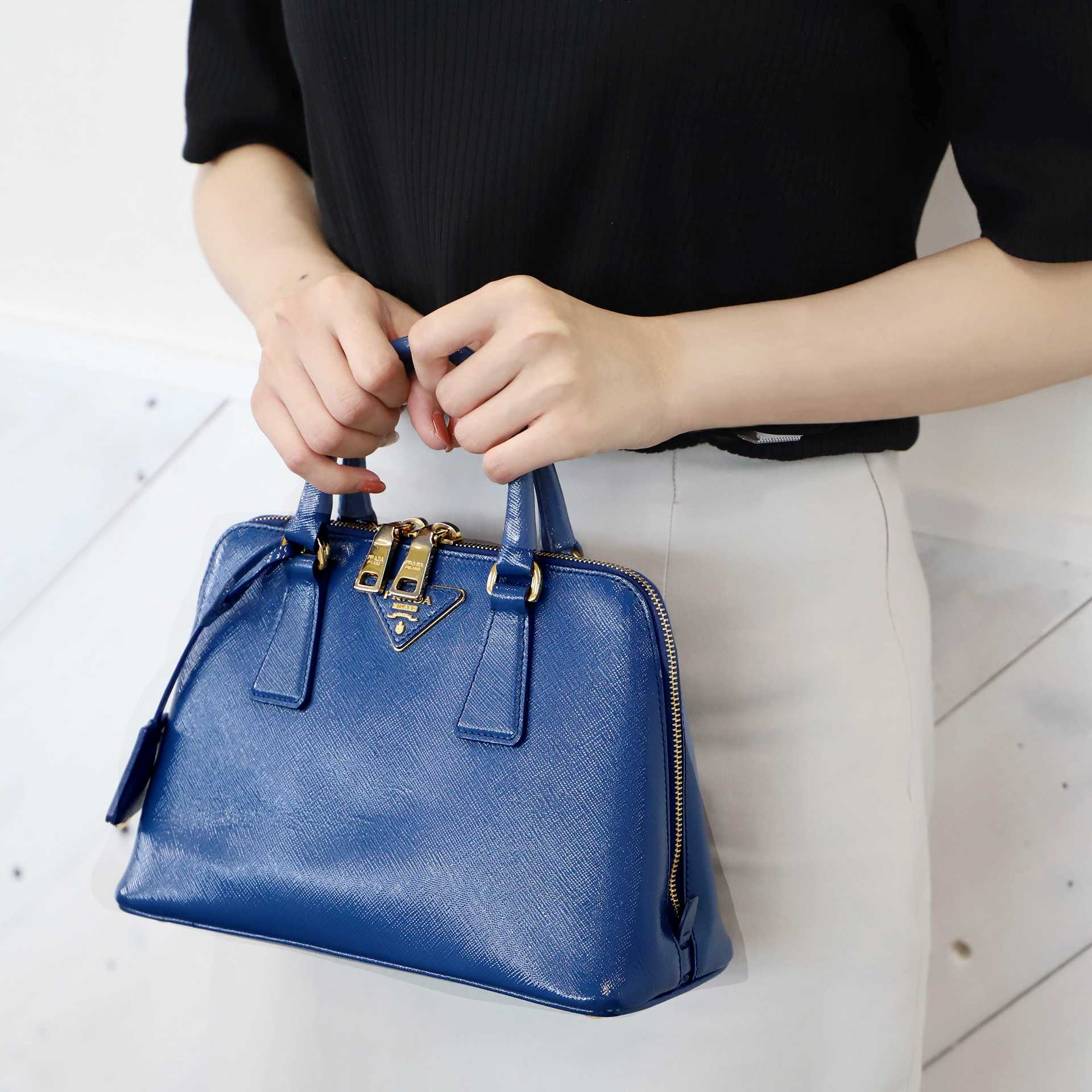 プラダ人気バッグ10選！豊かな感性と個性で世界の女性達を虜にするブランド