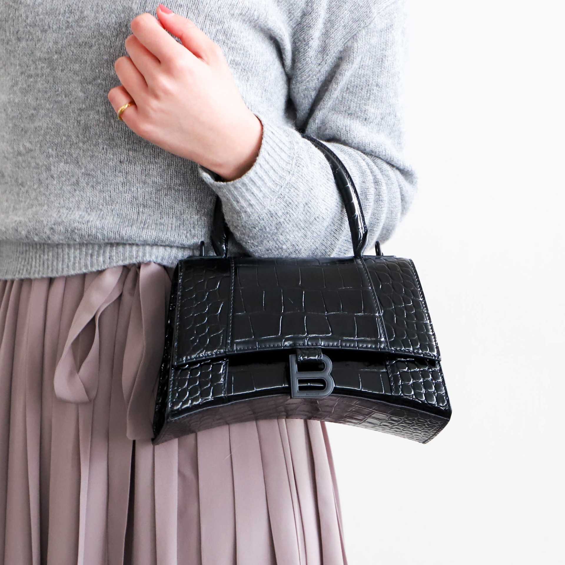 クラシックなシェイプで人気！BALENCIAGA（バレンシアガ） HOURGLASS（アワーグラス）シリーズ♡